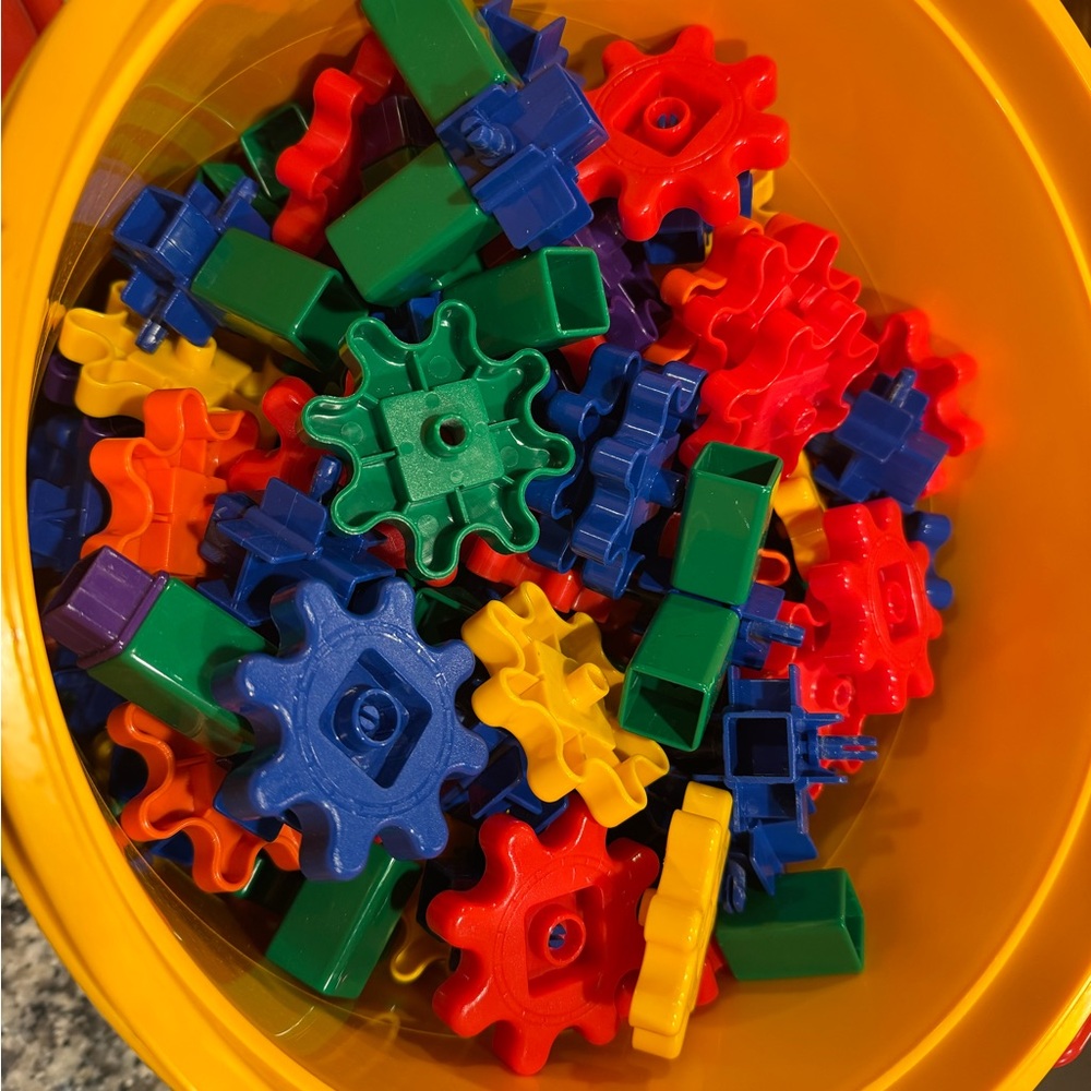 Kids Interlocking Gear Building Set - Yellow & Red Bucket 215 ct - Picture 3 of 4